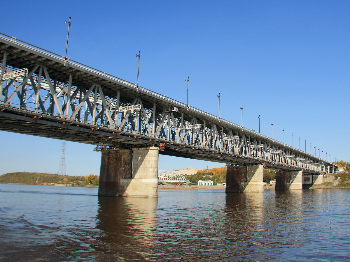 Ausfahrt der Brücke über den Fluss Amur in Richtung Chabarowsk am 22. September 2017. 
