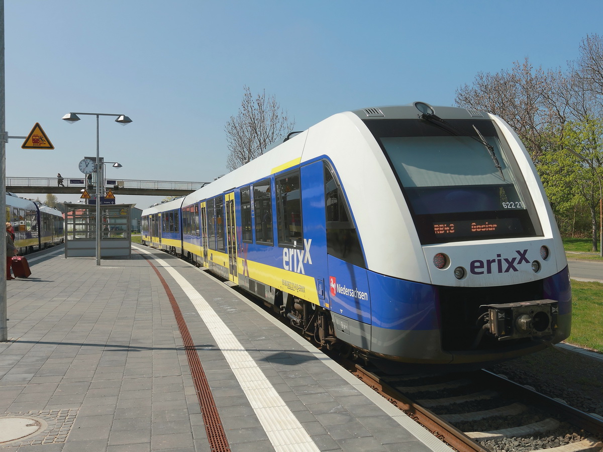 Ausfahrt Erixx 622 711 mit 622 211 als RB 43 (erx 81577) am 21. April 2016 aus den Bahnhof Vienenburg.
