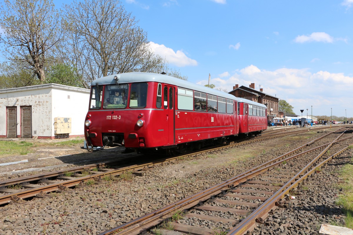 Ausfahrt für das Ferkeltaxi am 02.05.2015 in Egeln nach Westeregeln anläßlich eines Bahnhofestes in Egeln 