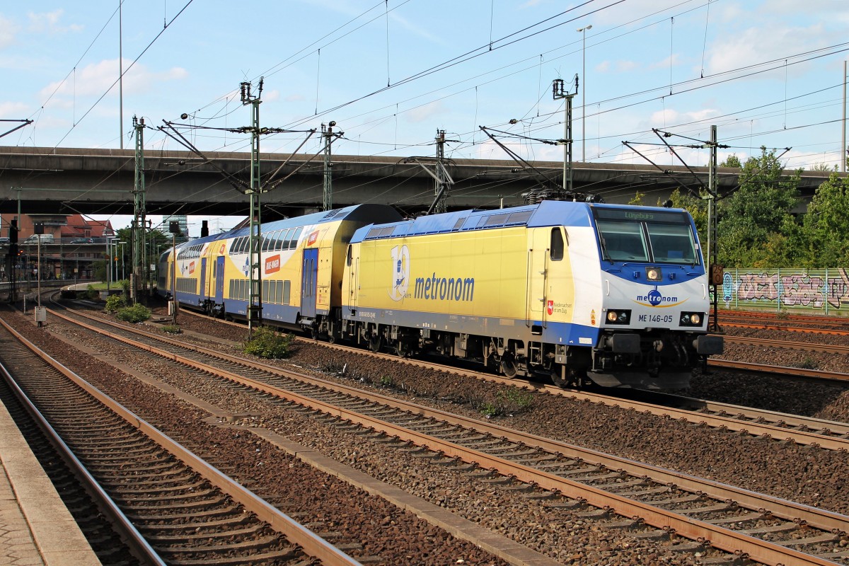Ausfahrt von ME 146-05  10 Jahre metronom  am 13.08.2014 aus Hamburg Harburg mit einem ME nach Lüneburg.