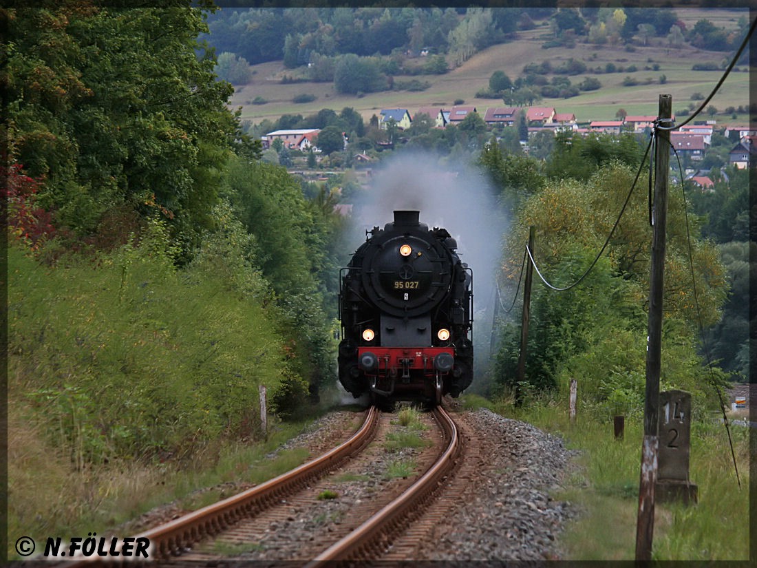 Ausfahrt Rauenstein 95 027 mit ihrem Sonderzug am 15.9.2013