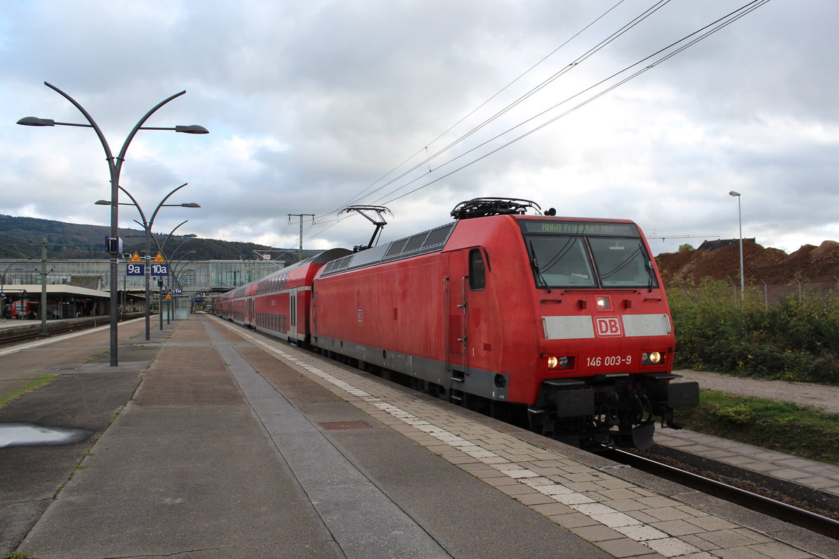 Ausfahrt von RB15362 nach Frankfurt aus dem Hauptbahnhof Heidelberg am 25.10.2017
