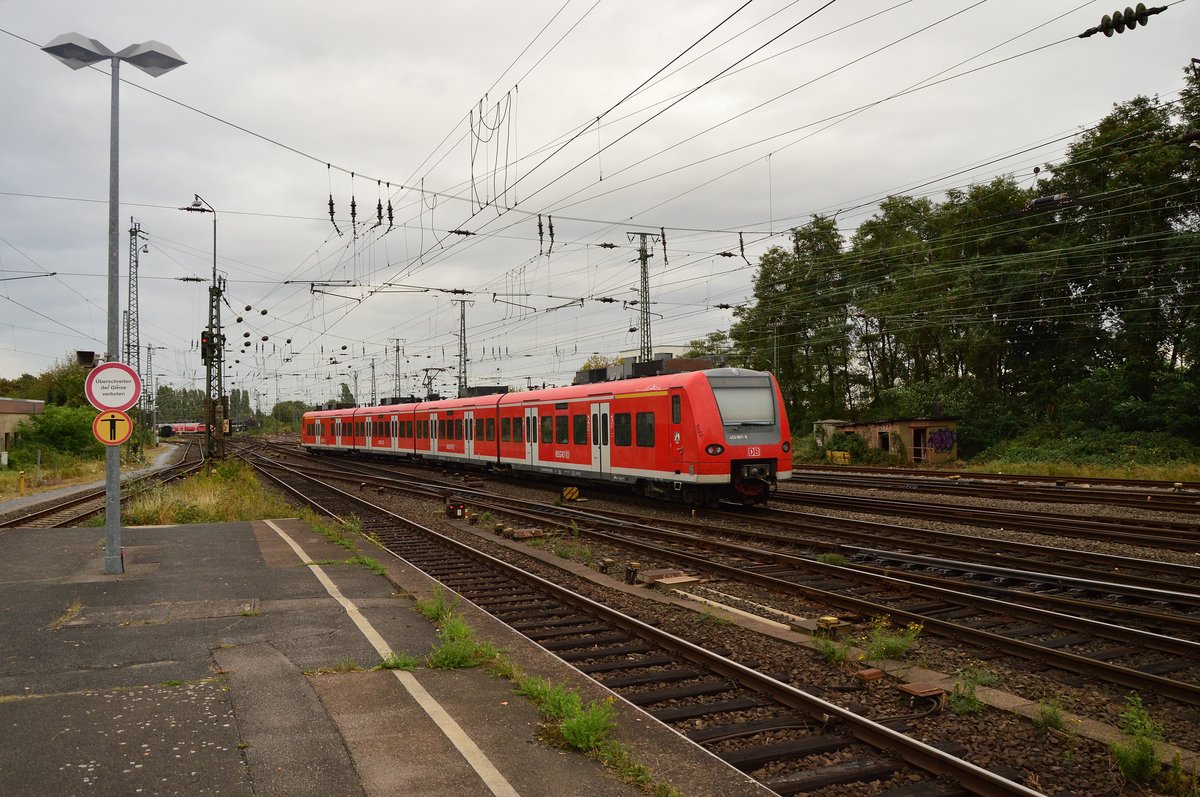 Ausfahrt einer RB33 aus Mönchengladbach Hbf nach Duisburg. 29.9.2016