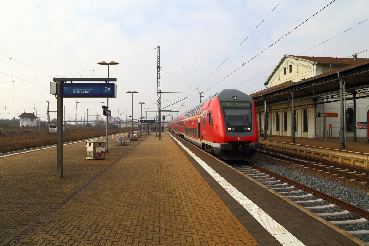Ausfahrt einer Regionalbahn ( RE9 Kassel-Halle/S.)am 15.02.2015 aus dem Bahnhof Nordhausen. (Bild 1)