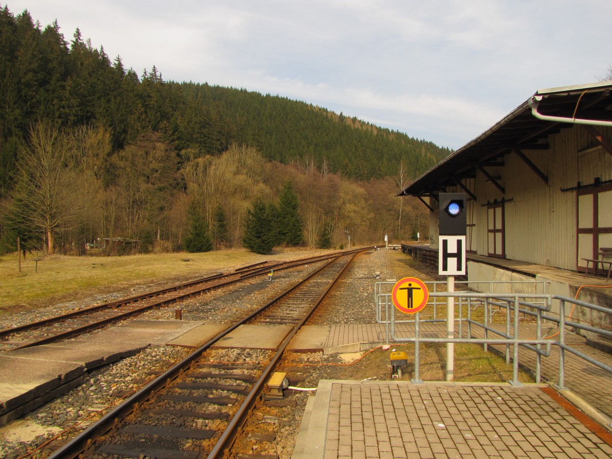 Ausfahrtsgleise in Richtung Rottenbach, am 16.03.2015 in Katzhütte.
