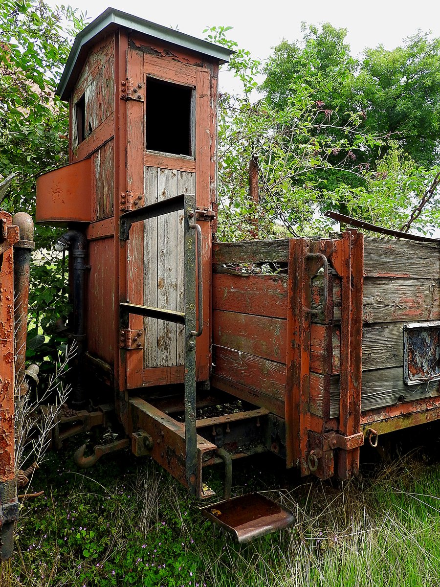  Ausgebremst  bzw. das alte Bremserhaus an einem ausrangierten Güterwagen der GTB; 170825