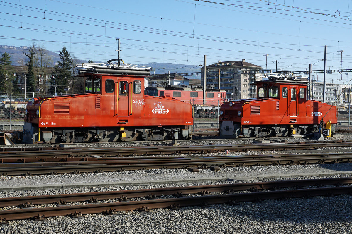 Ausrangierte RBS Fahrzeuge.
Ge 4/4 111 und Ge 4/4 112, 1927 in Solothurn abgestellt am 24. März 2020. 
Foto: Walter Ruetsch
