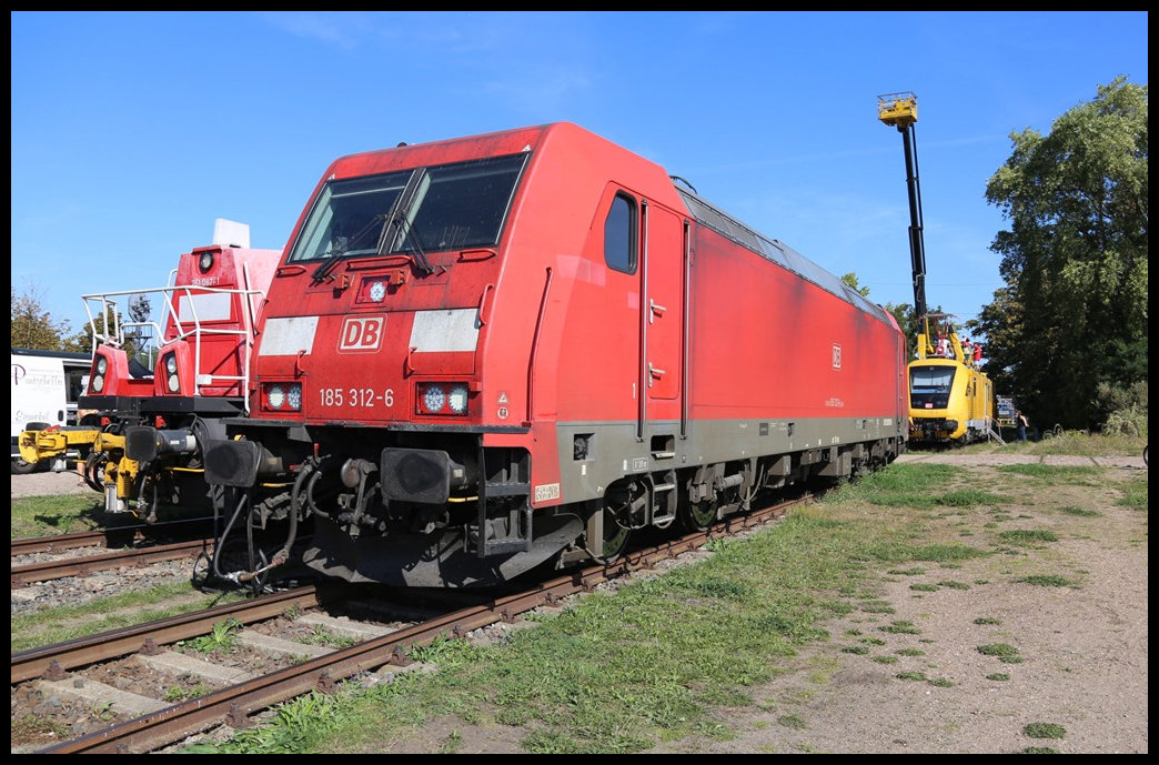 Ausstellung der Magdeburger Eisenbahnfreunde am 9.9.2023 im Hafen Magdeburg:
U. a. wurde diese DB 185312-6 präsentiert.