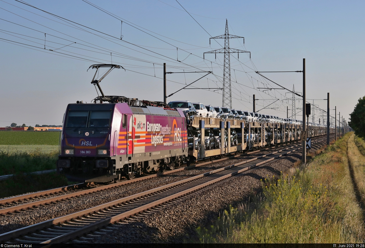 Autotransportzug (BLG Logistics Group AG & Co. KG) mit 186 383-6 unterwegs bei Braschwitz Richtung Köthen.

🧰 Akiem S.A.S., vermietet an die HSL Logistik GmbH (HSL)
🚩 Bahnstrecke Magdeburg–Leipzig (KBS 340)
🕓 17.6.2021 | 19:28 Uhr