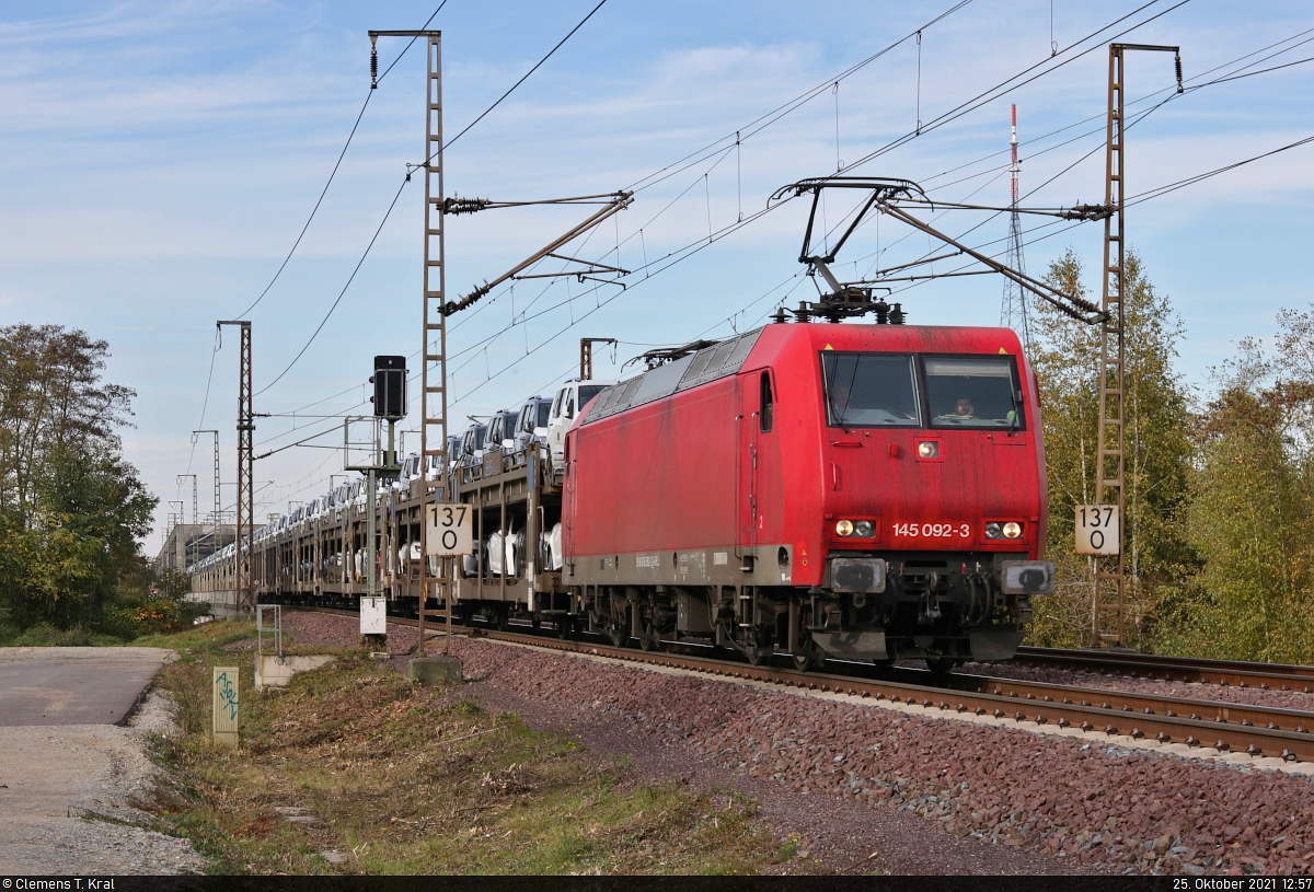 Autotransportzug (BLG Logistics Group AG & Co. KG) mit 145 092-3 unterwegs in Magdeburg Herrenkrug Richtung Biederitz.

🧰 Beacon Rail Leasing Limited (BRLL), vermietet an die HSL Logistik GmbH (HSL)
🚩 Bahnstrecke Berlin–Magdeburg (KBS 201)
🕓 25.10.2021 | 12:57 Uhr