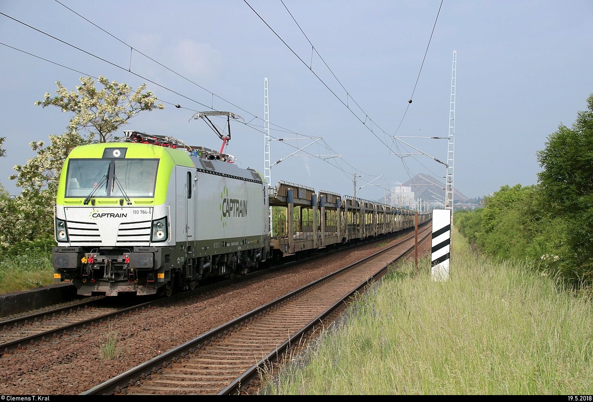 Autotransportzug (leer) mit 193 784-6 der ITL Eisenbahngesellschaft mbH (ITL) durchfährt den Hp Teutschenthal Ost auf der Bahnstrecke Halle–Hann. Münden (KBS 590) Richtung Halle (Saale).
[19.5.2018 | 8:59 Uhr]