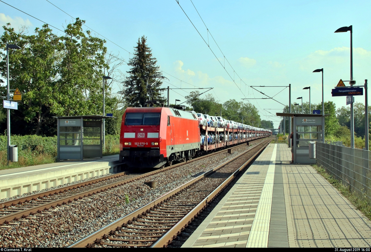 Autotransportzug mit 152 070-9 DB durchfährt den Hp Dessau Süd auf der Bahnstrecke Trebnitz–Leipzig (KBS 251) Richtung Dessau Hbf.
[31.8.2019 | 16:00 Uhr]