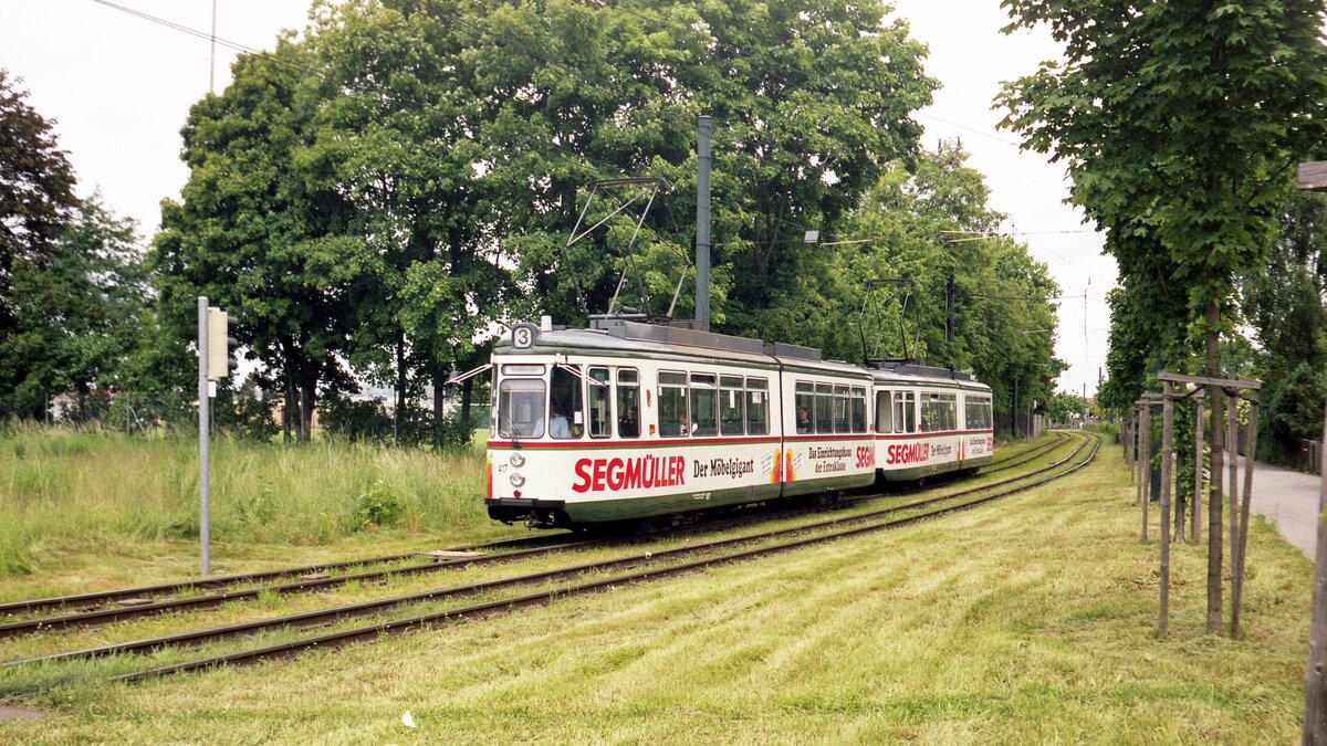 AVG Augsburg__GT 4 Nr. 417 [ME 1962, ex SSB 597] auf Linie 3 Richtung Stadtbergen.__05-2000