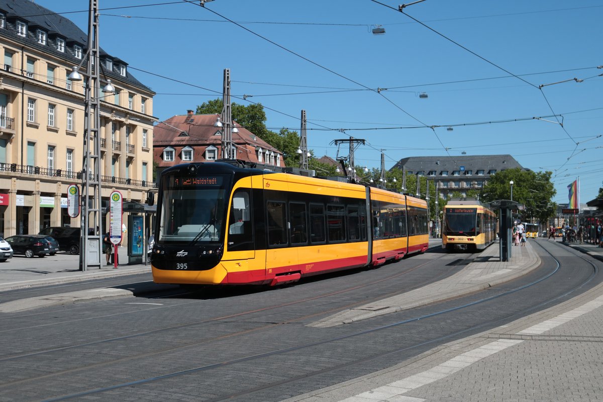 AVG Stadler Citylink Stadtbahnwagen 395 am 20.08.20 in Karlsruhe Hbf Vorplatz

