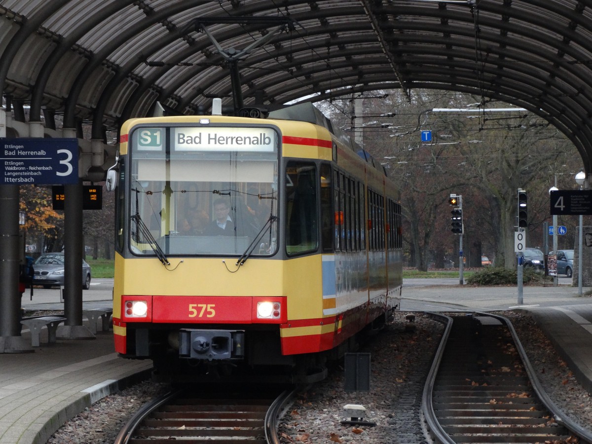 AVG Stadtbahnwagen 575 am 04.12.14 in Karlsruhe 
