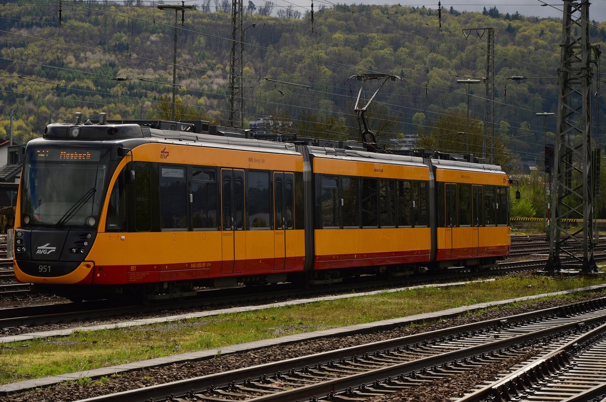 AVG Triebwagen 951 als S41 von Neckarelz nach Mosbach West. Freitag den 15.4.2016