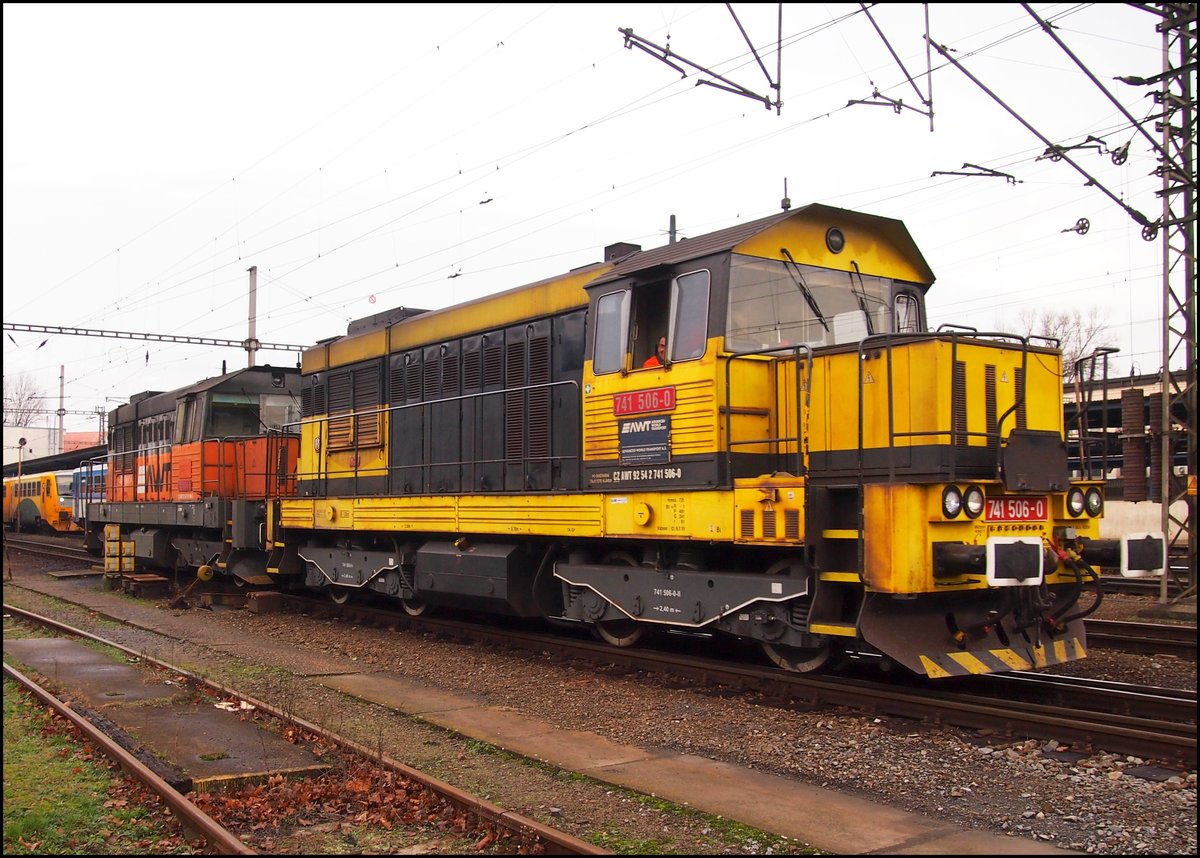 AWT 741 506-0 in Kralupy nad Vltavou Hbf. am 25. 11. 2017.