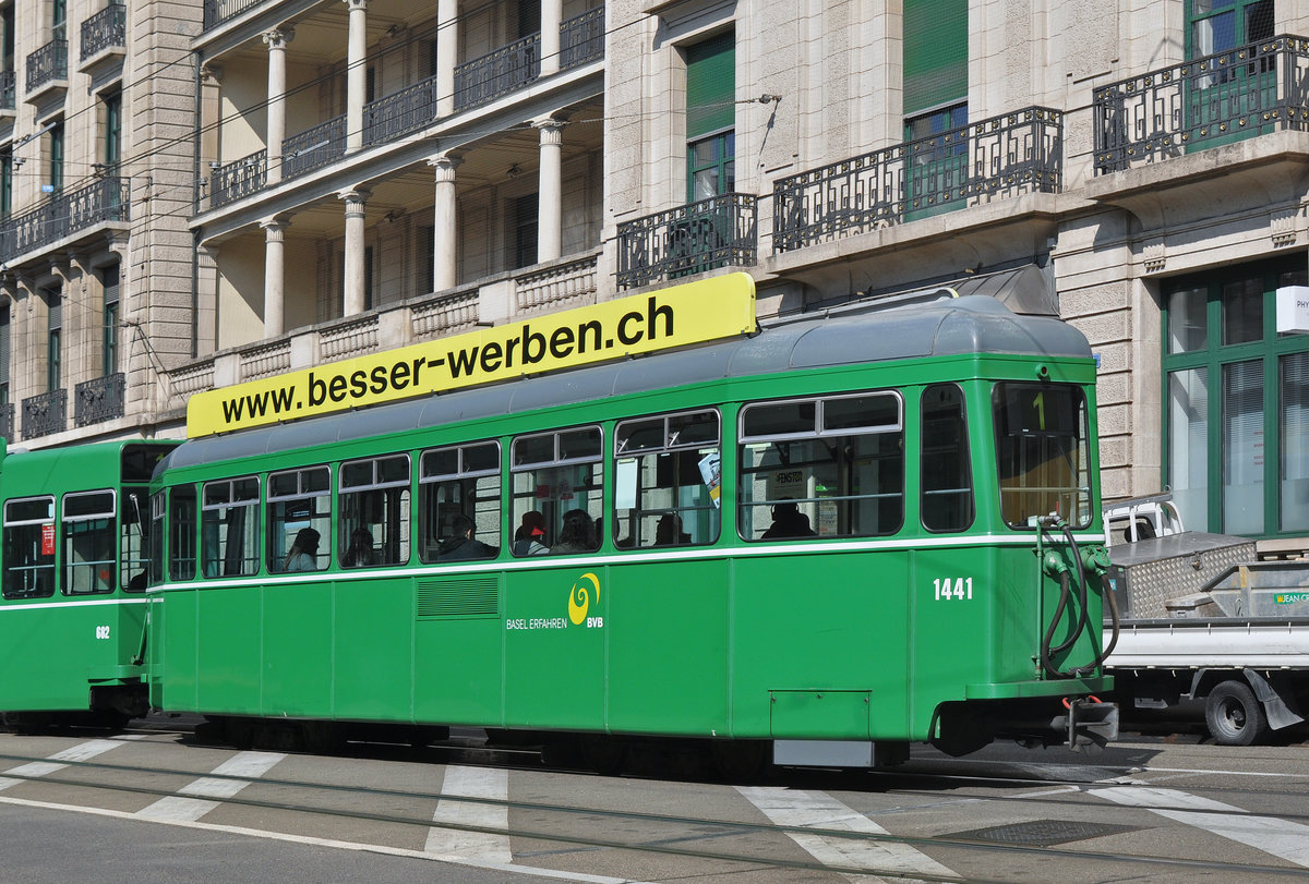 B 1441 auf der Linie 2 fährt Richtung Haltestelle Markthalle. Die Aufnahme stammt vom 18.03.2016.