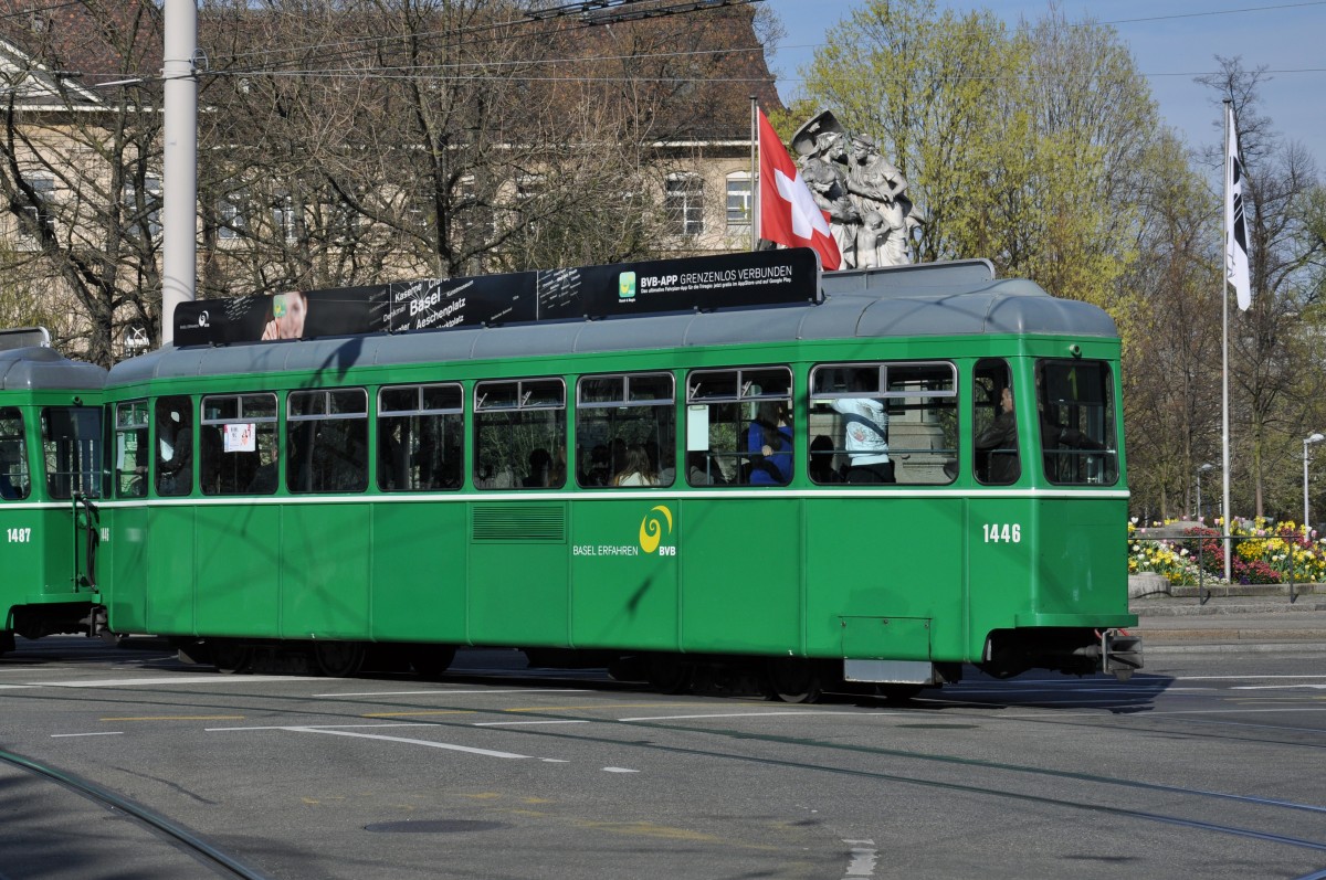 B 1446 auf der Linie 2 am Bahnhof SBB. Die Aufnahme stammt vom 28.03.2014.