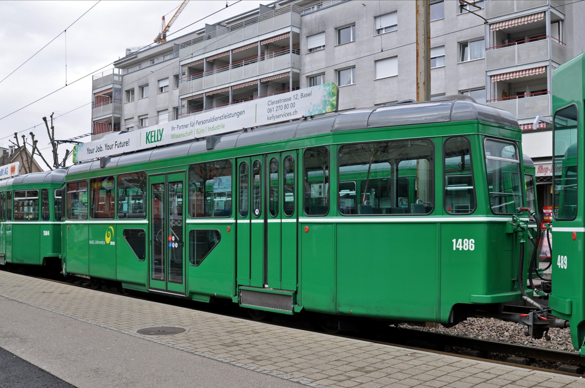 B 1486 S an der Endstation in Pratteln. Die Aufnahme stammt vom 25.01.2015.