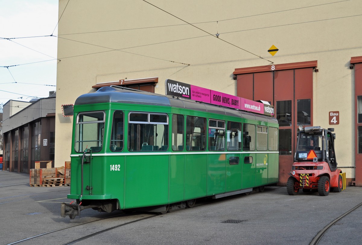 B 1492 S steht auf dem Hof der Hauptwerkstatt. Die Aufnahme stammt vom 26.01.2016.