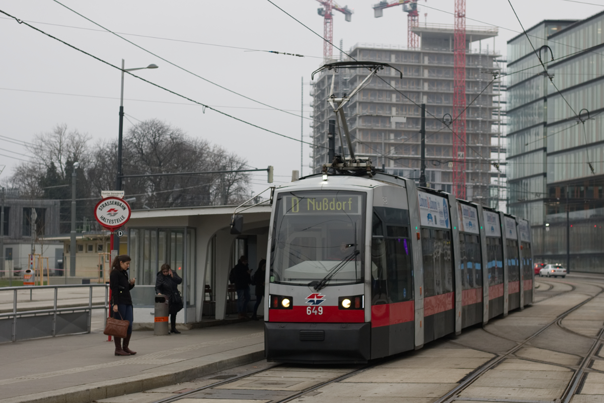 B 649 auf der Linie D in der Haltestelle Quartier Belvedere, 06.01.2018