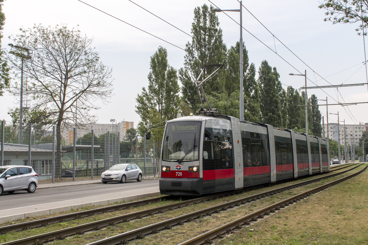 B1 726 auf der Linie 26 in der Oberfeldgasse, 15.08.2015