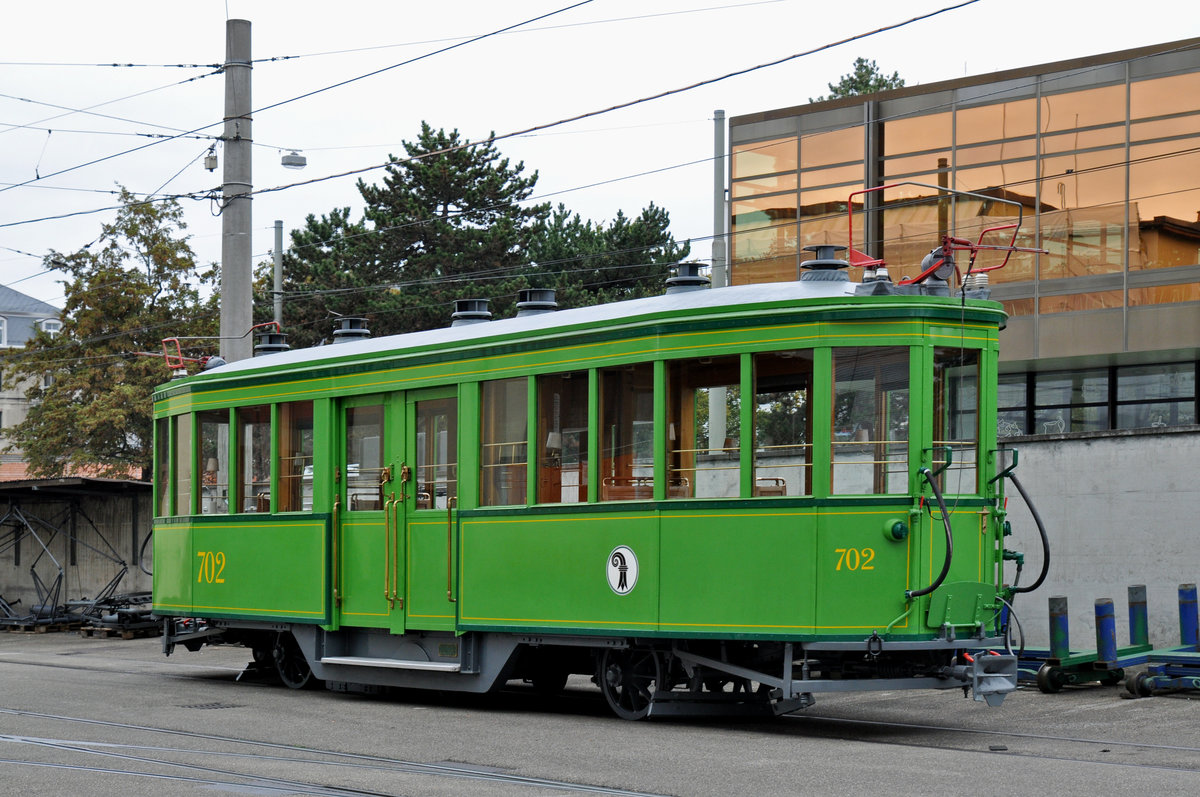 B3 702 steht auf dem Hof der Hauptwerkstatt. Die Aufnahme stammt vom 07.10.2016.