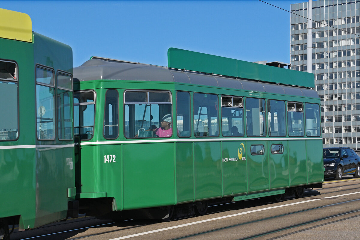 B4S 1472, auf der Linie 21, �berquert am 15.09.2026 als Zeitwagen die Dreirosenbr�cke. Aufnahme Basel.