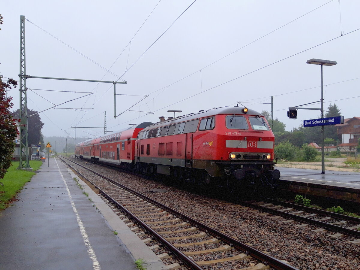 Bad Schussenried am 15.07.2021 mit 218 417 vor RE in Richtung Friedrichshafen