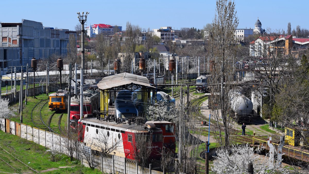 Bahnbetriebswerk Galati fotografiert am 09.04 2018 von der Fussgängerbrücke an der südlichen Ausfahrt aus Bahnhof Galati