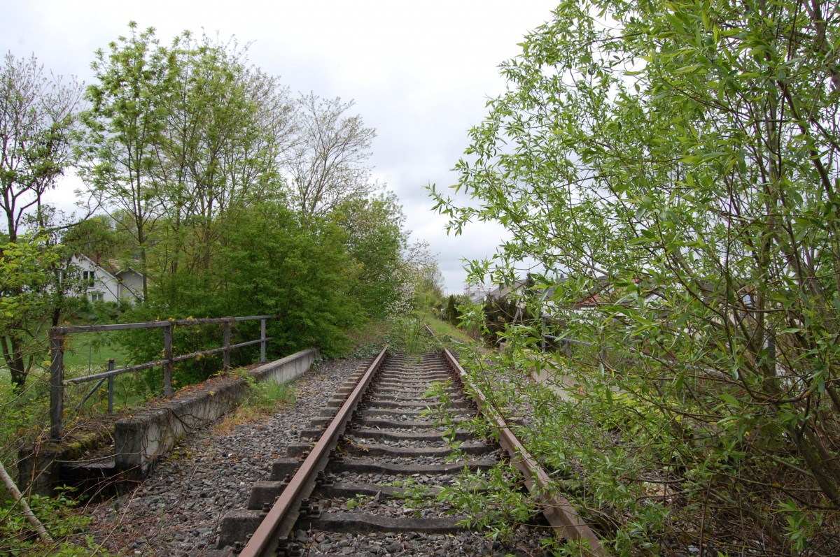 Bahndurchlass auf der Bahnstrecke Ludwigsburg–Markgröningen am 2. Mai 2015