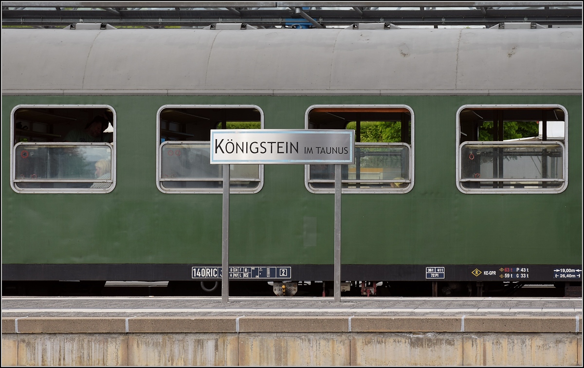 Bahnfest in Königstein. Ein Bm, der grüne Schnellzugwagenkassiker in Königstein. Mai 2018.