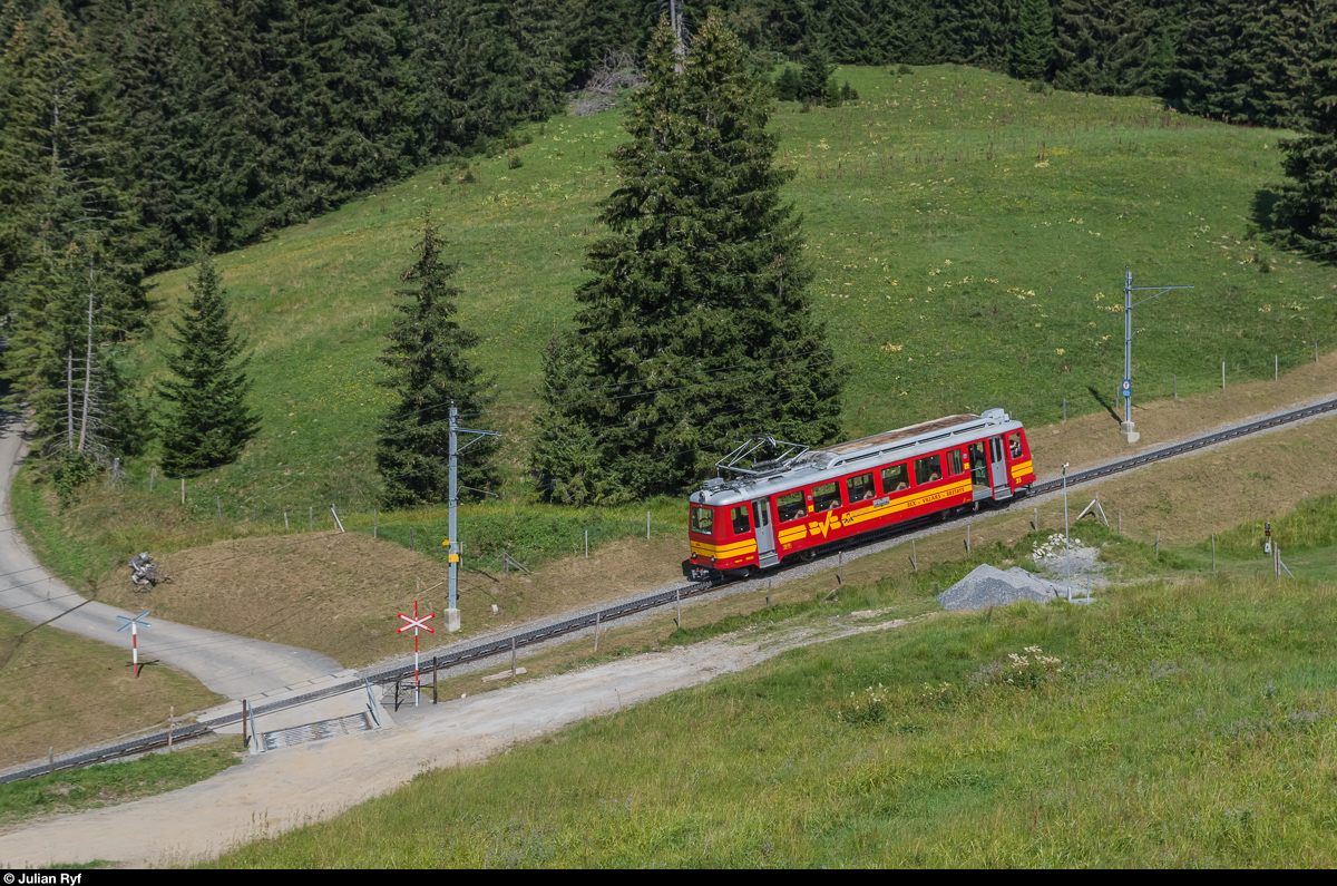 Bahnforum-Schweiz-Fotofahrt auf der BVB am 10. September 2016. Der  Flèche  BDeh 2/4 25 befindet sich oberhalb von Col de Soud auf Talfahrt.