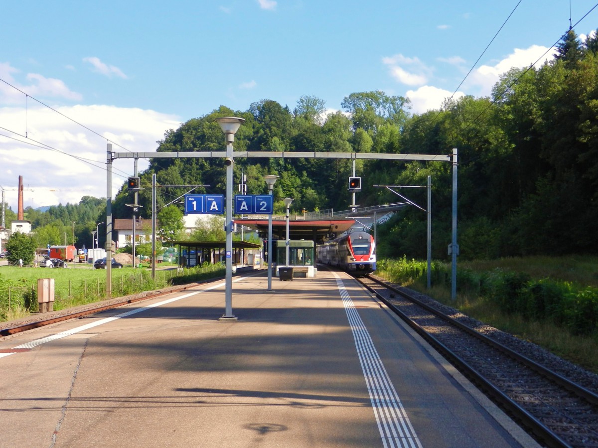 Bahnhof Aathal, zwischen Uster und Wetzikon, Kanton Zürich - 11.08.2013