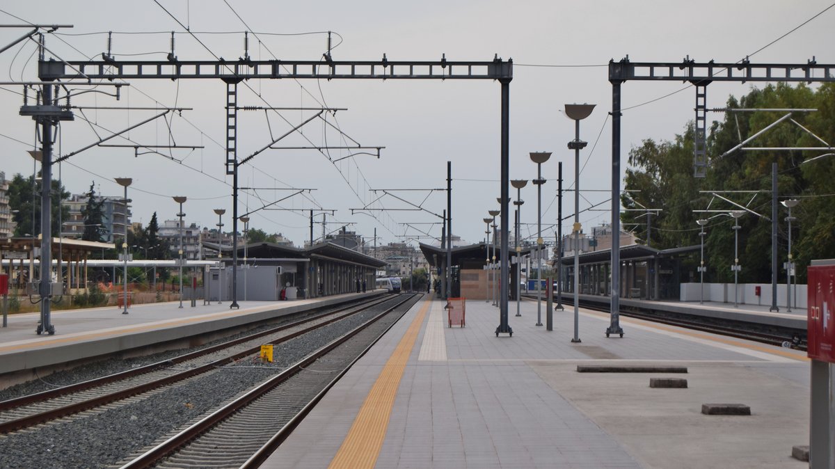 Bahnhof Athen Larissa am Abend des 11.09.2018 - Blick in Richtung Piraeus.