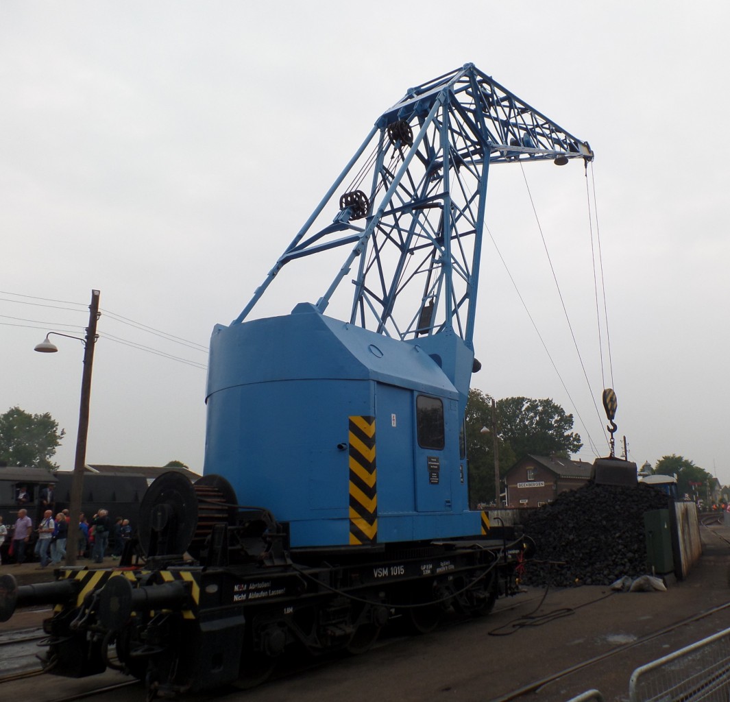 Bahnhof Beekbergen,Eisenbahndrehkran EDK-6a, ex DR 30 50 949 1 015-8, Hebekraft 3,2 t, 195? Bei VEB Schwermaschinenbau / in Beekbergen am 6.9.2014 beim großen Eisenbahn-Spektakel  „Terug naar Toen - Zurück nach Damals“ der Museumseisenbahn VSM in Beekbergen / NL,
