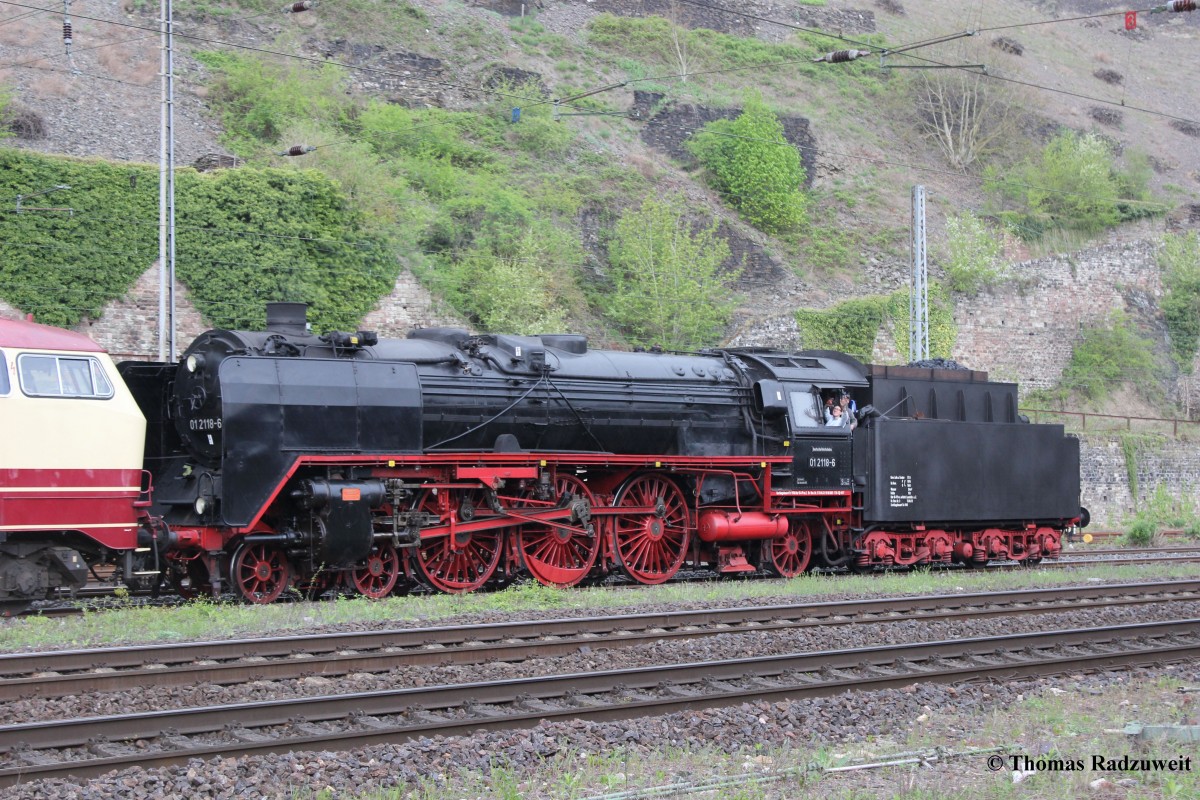 Bahnhof Cochem am 25.April 2015. BR 01 118 wartet auf seine Abfahrt mit Sonderzug  Fahrt in den Frühling .