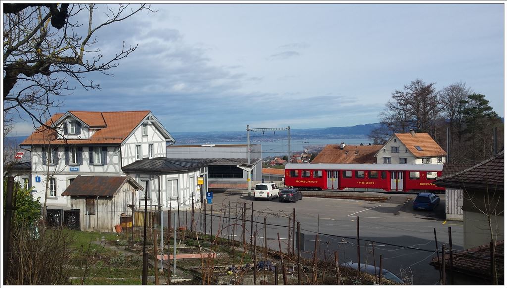 Bahnhof Heiden der Appenzeller Bahnen 400m über dem Bodensee. (08.02.2016)