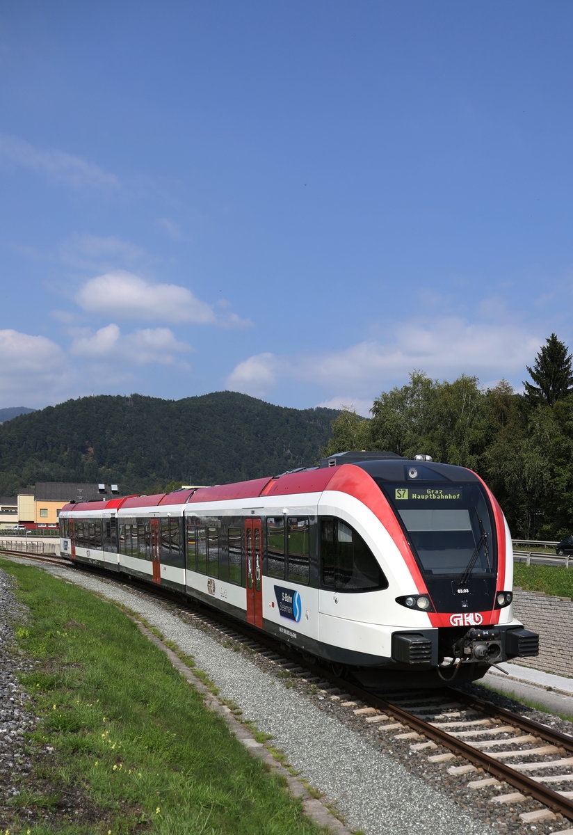 Bahnhof Köflach am 25.August 2017
Ein GTW 2/8 rollt in Richtung Bärnbach. 