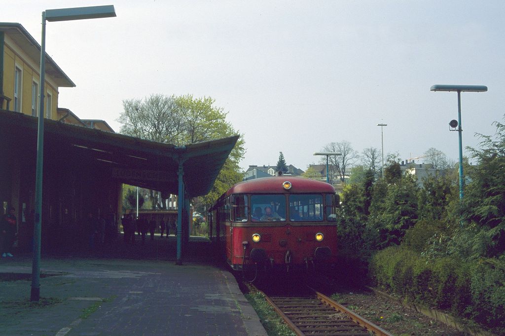 Bahnhof Lüdenscheid, 30.04.1995 mit 796 702, 996 701, 996 658