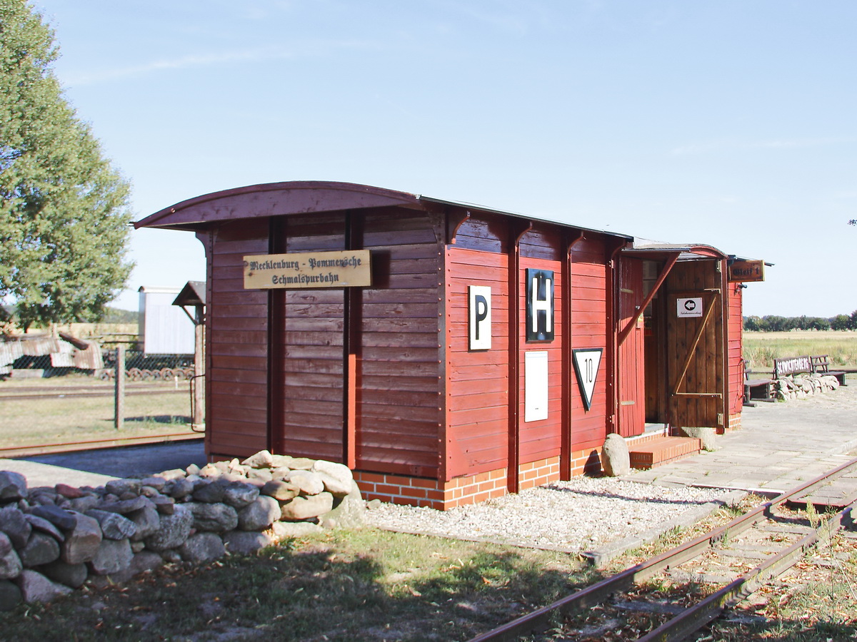 Bahnhof der  Mecklenburg-Pommersche-Schmalspurbahn in Schwichtenberg, besucht am 18. August 2018.

ok ?