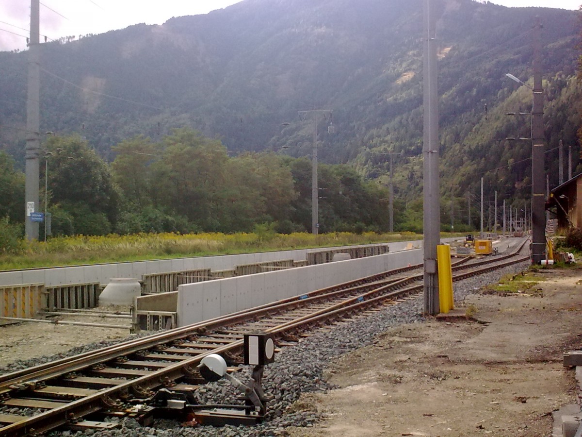 Bahnhof Mllbrcke-Sachsenburg am 13.9.2013 bei den Umbauarbeiten. Zu diesem Zeitpunkt musste bereits ein Gleis dem neuen Mittelbahnsteig weichen.