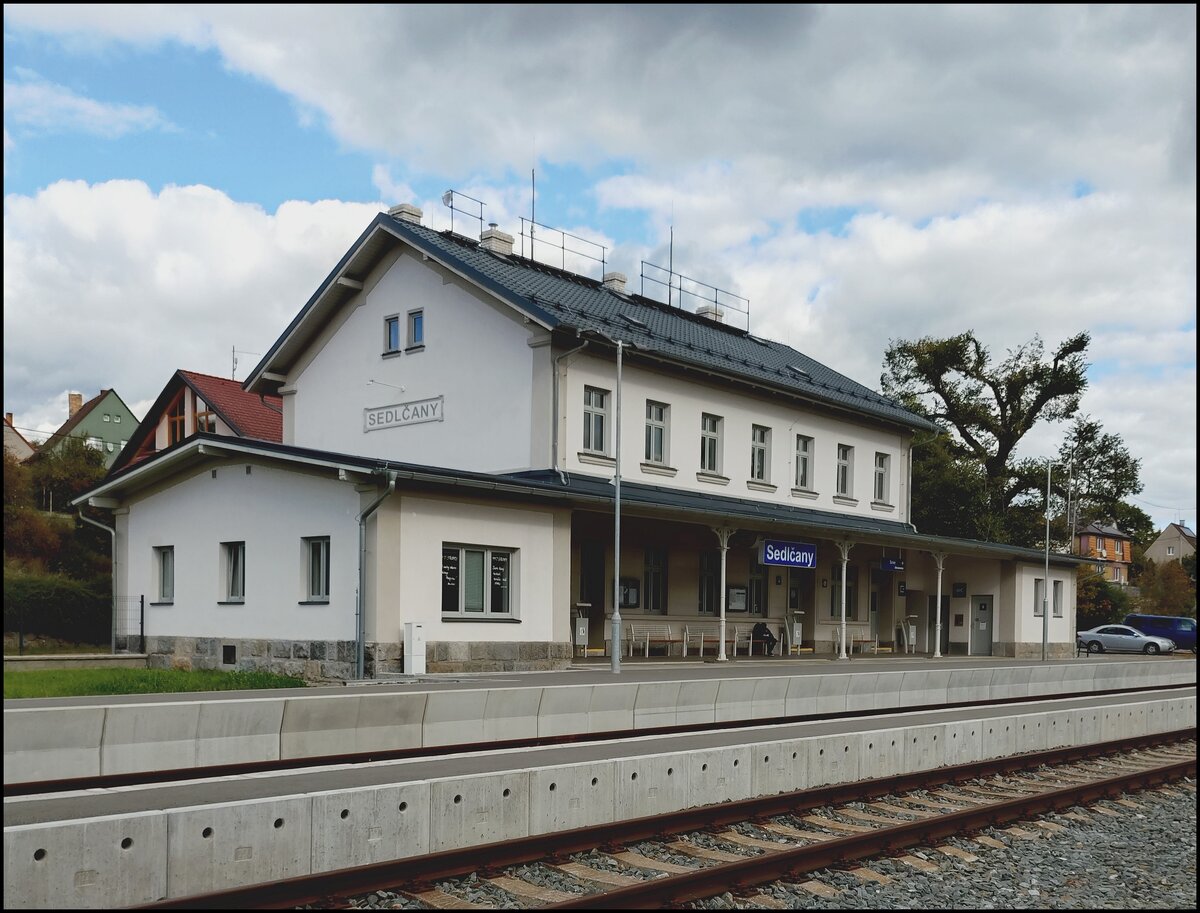 Bahnhof Sedlčany am 12. 10. 2026. Strecken 223.