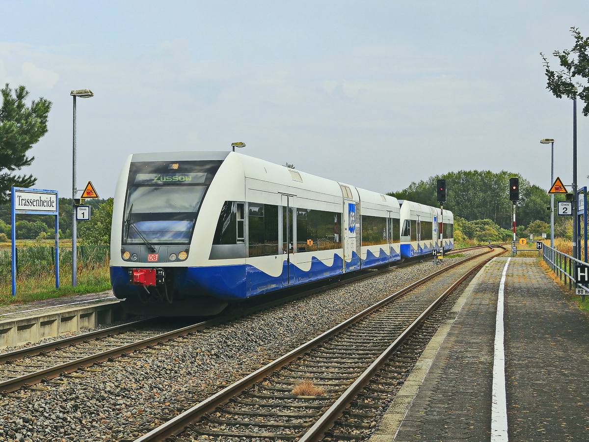 Bahnhof Trassenheide, Einfahrt 9580 0 646 122-1 D - UBB mit  9580 0 646 111-4 D - UBB am 01. September 2019.