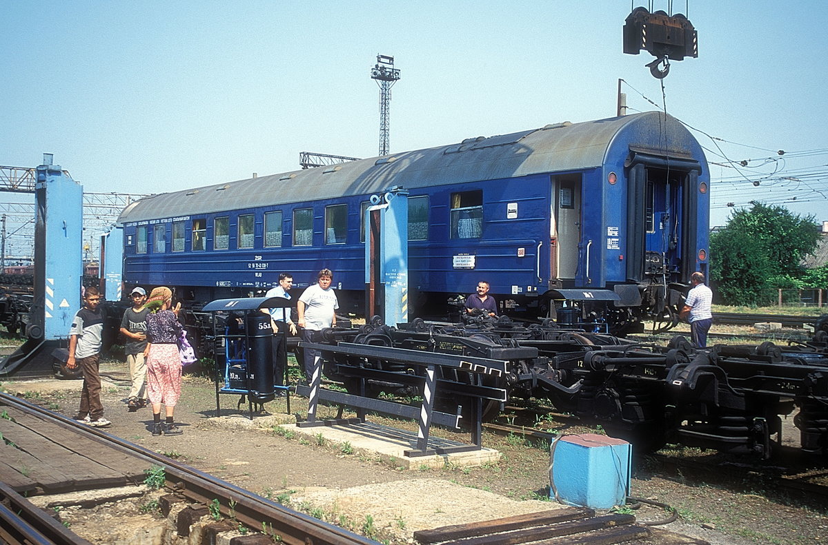 Bahnhof  Tschop  Umspuranlage  06.06.03 