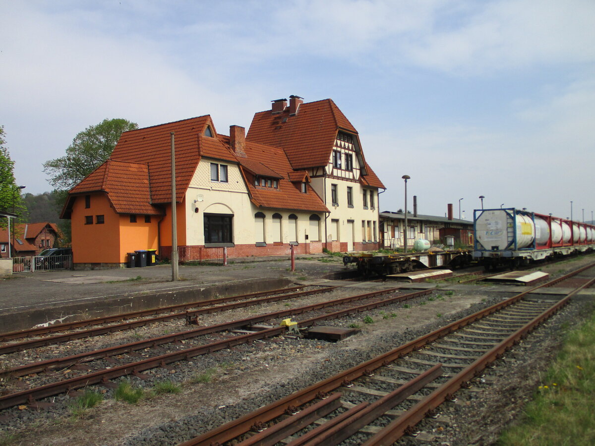 Bahnhof Vacha ist Abstellplatz von mehreren Güterwagen.Aufgenommen am 29.April 2022.