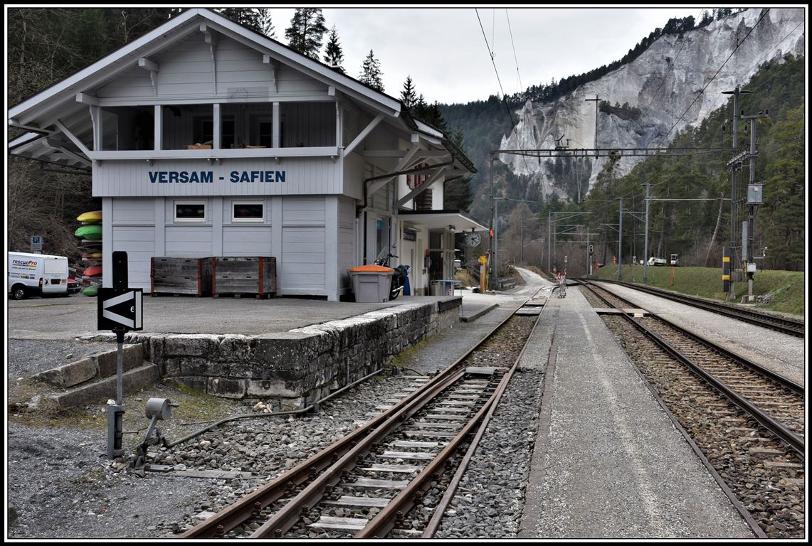Bahnhof Versam-Safien Ostseite. (02.04.2019)