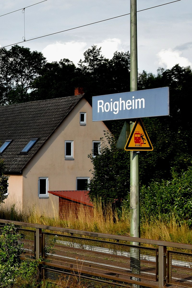 Bahnhofschilder in Roigheim aufgenommen am 17.8.2020
