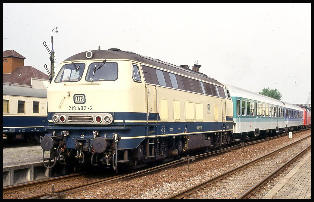 Bahnhofsfest am 26.6.1993 in Sinsheim: 218480 mit Interregio Wagen.
